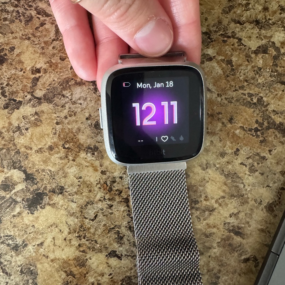 Fitbit versa smartwatch